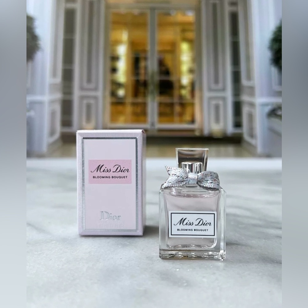 Miss Dior | Blooming Bouquet- Mini | NIB- Collectible | White Musk, Floral,Fresh - Picture 3 of 7
